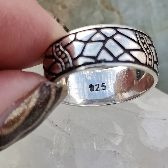 Indonesian Bali Style SOLID Sterling Silver .923 Man's Ring, size 10 - Picture 6 of 7